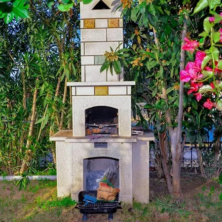 Otel Gorgeous Secluded With Private Pool And Bbq 3*