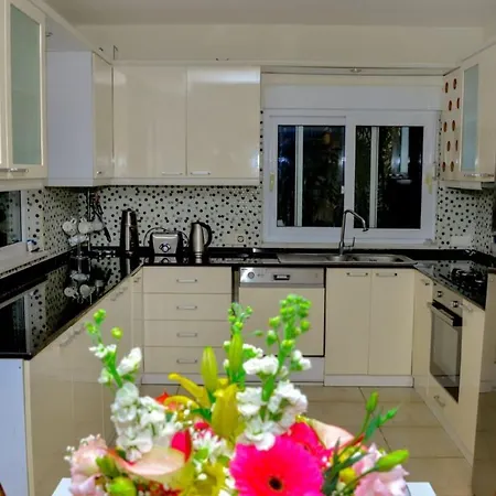 Otel Gorgeous Secluded With Private Pool And Bbq 3*